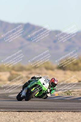 media/Dec-07-2025-CVMA (Sun) [[3e7d2de5dc]]/Race 16-Formula Middleweight/